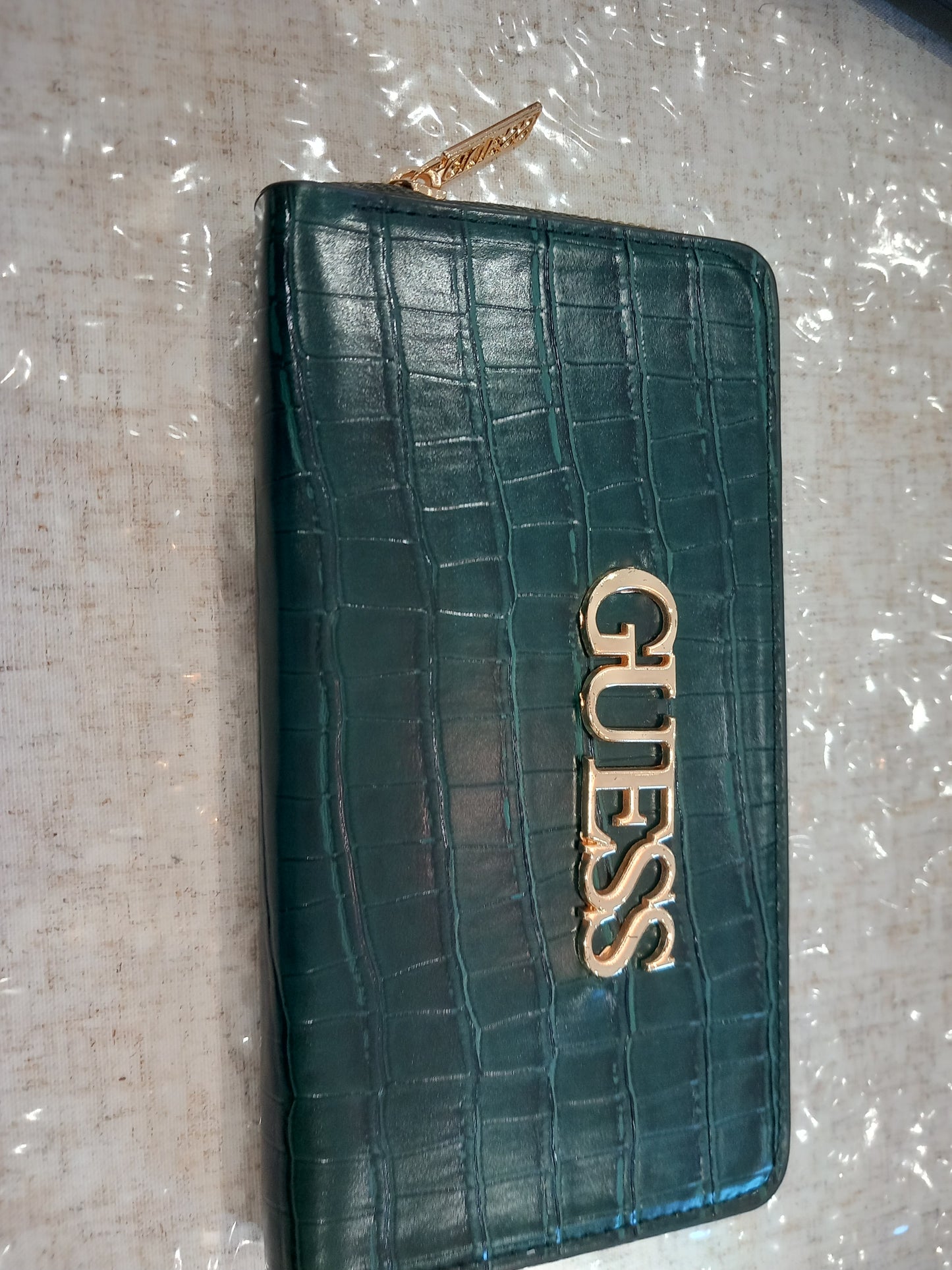 Portefeuille guess vert