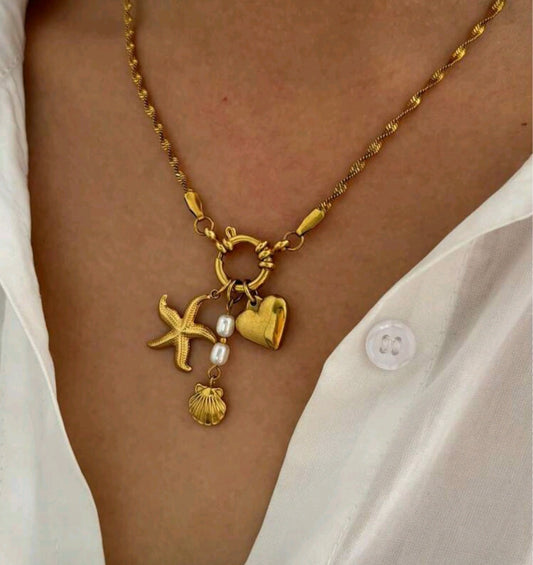 Collier cora